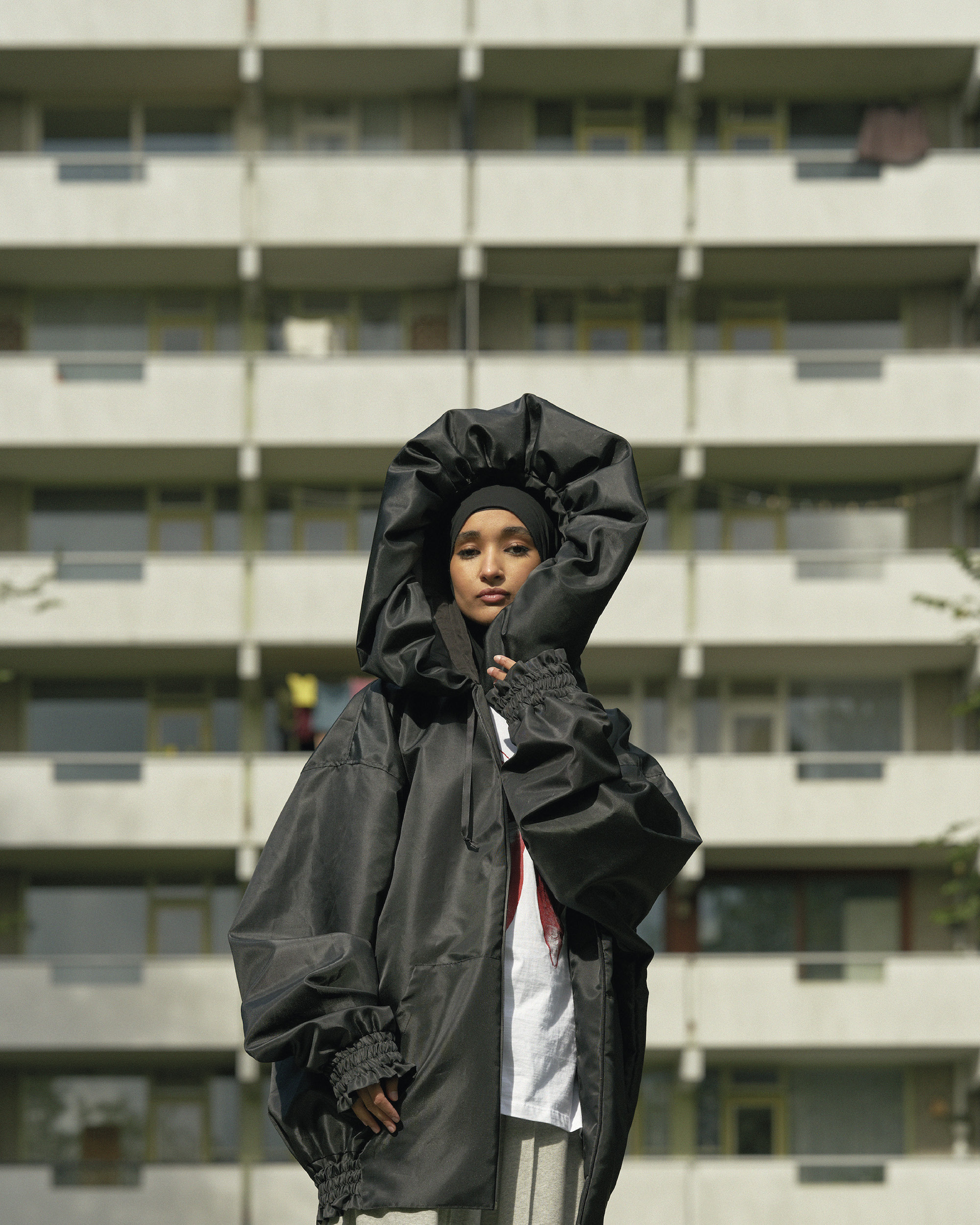 Mounir Raji voor Amsterdam Issue van Vogue Nederland