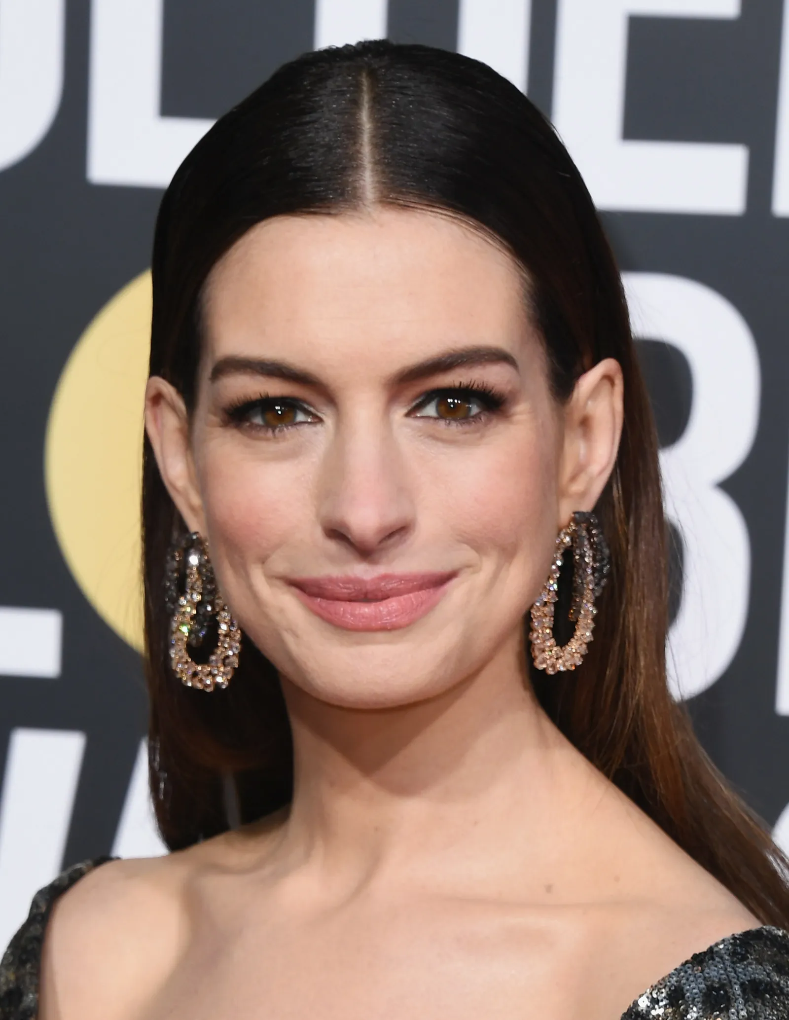 Anne Hathaway voor artikel over verjaardag