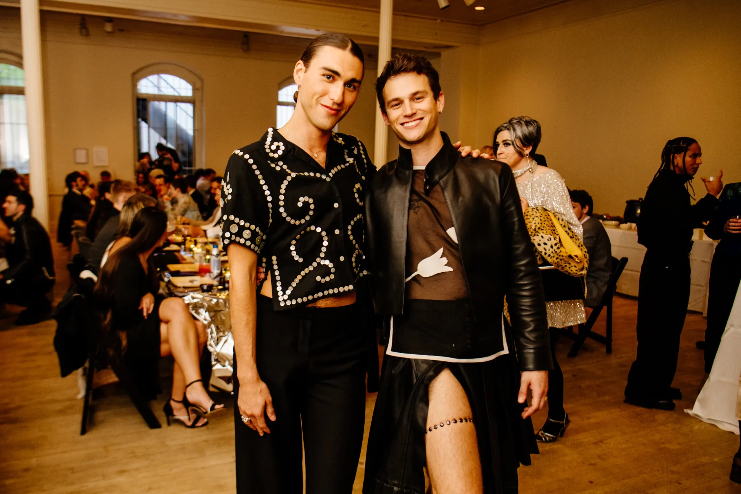 Brandon Flynn tijdens zijn bruiloft