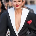 Zendaya in een look van Louis Vuitton