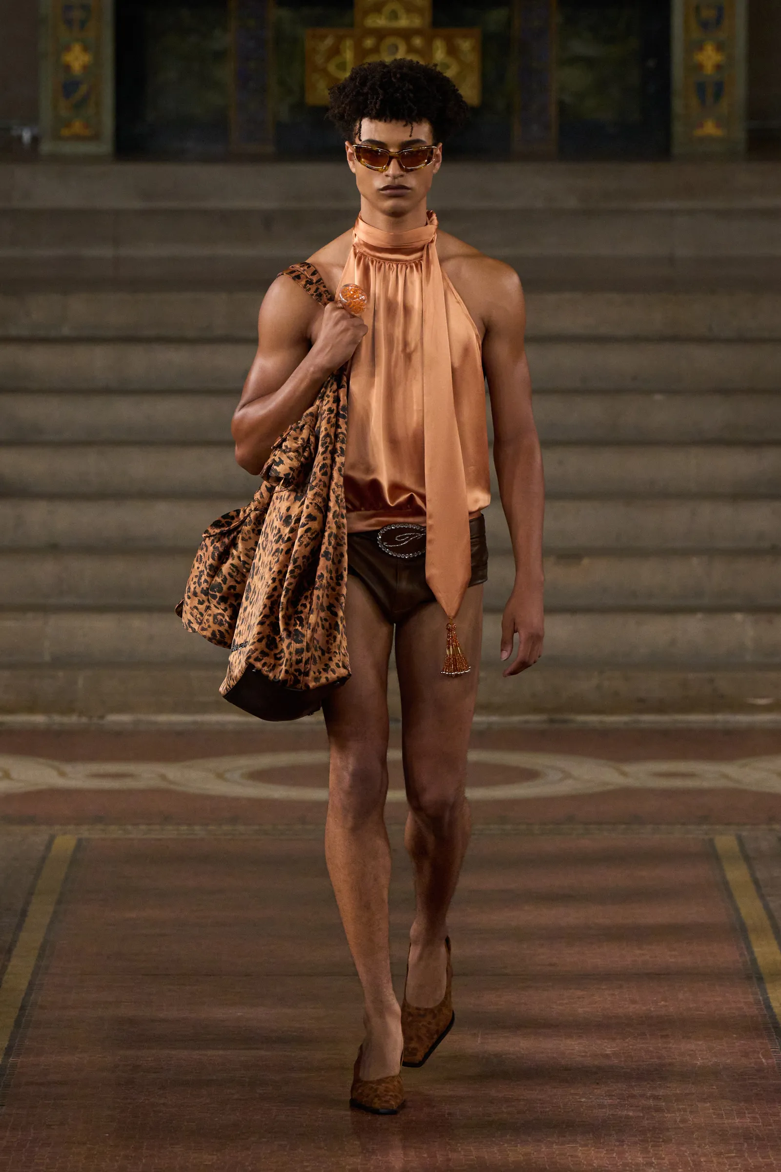 Mocha Mousse bij Paloma Spain lente/zomer 2025