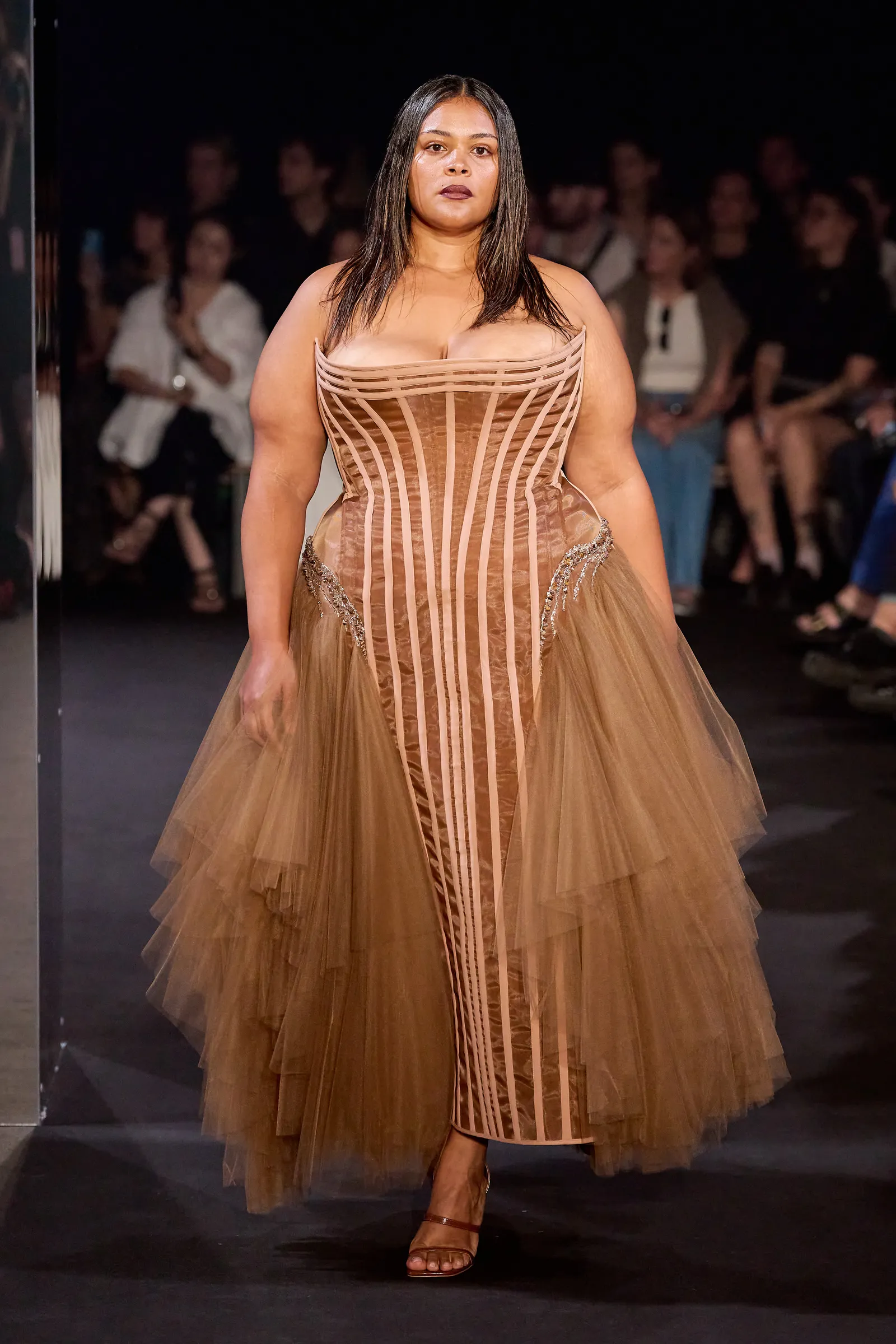 Mocha Mousse bij Wiederhoeft lente/zomer 2025