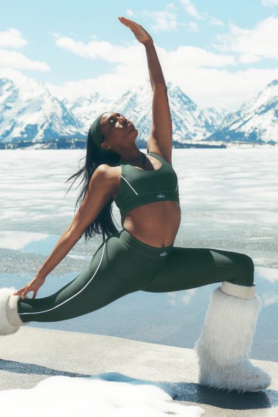 in-2026-ga-ik-echt-elke-dag-yoga-doen-en-dit-is-hoe-ik-het-aanpak-378548