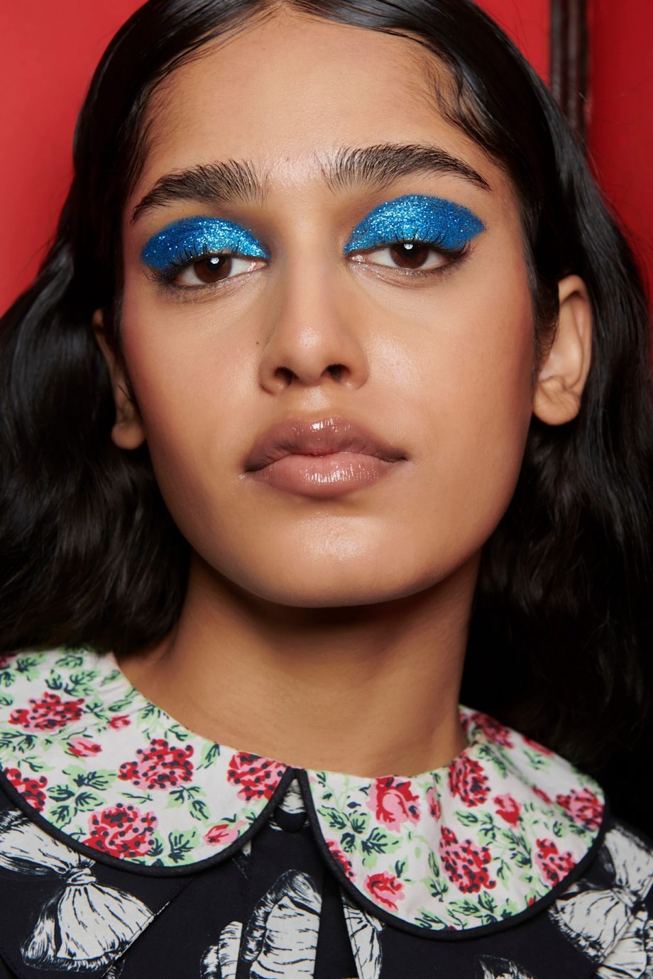 klaar-om-te-stralen-pak-deze-feestdagen-uit-met-glittermake-up-374671