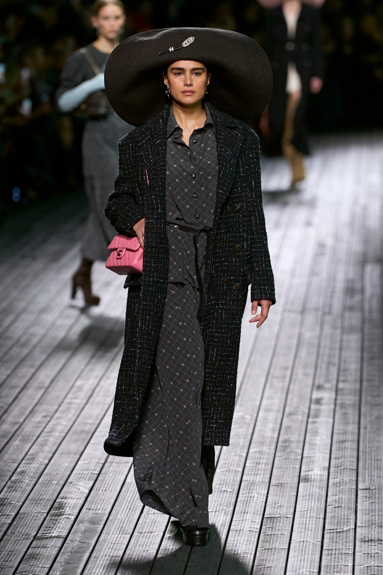 Jill Kortleve op de catwalk bij Chanel herfst/winter 2024