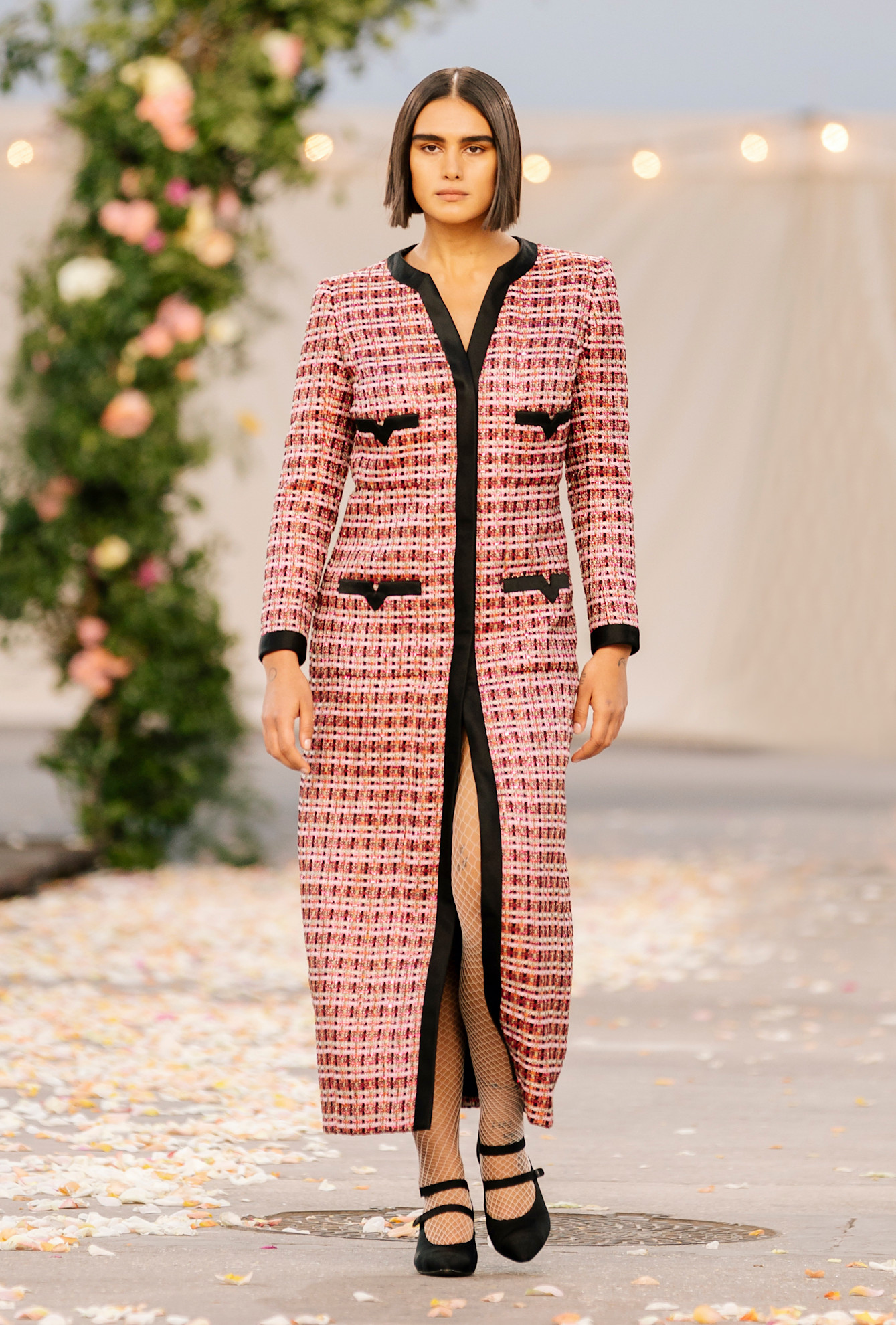 Jill Kortleve op de catwalk bij Chanel couture lente/zomer 2021