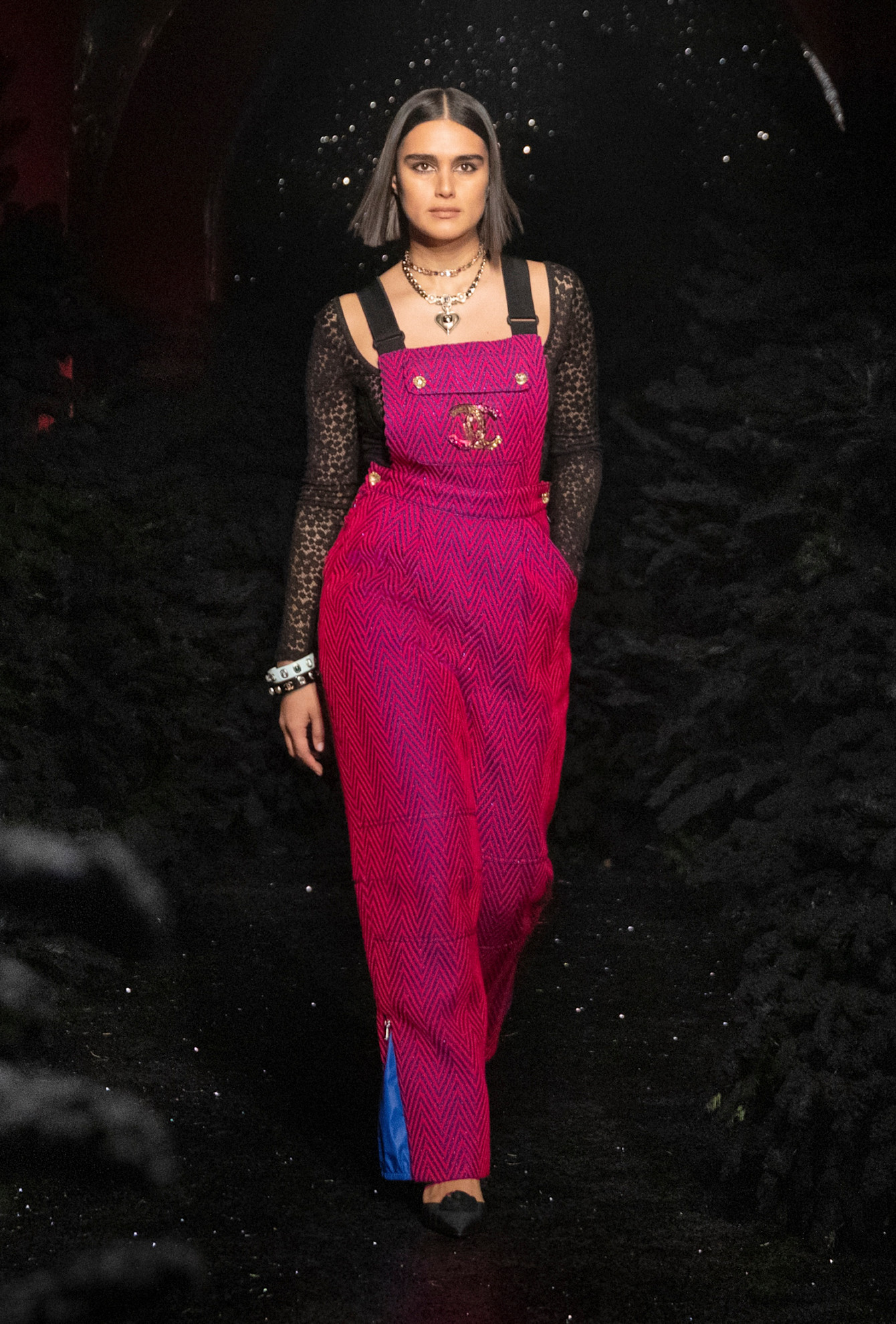 Jill Kortleve op de catwalk bij Chanel herfst/winter 2021