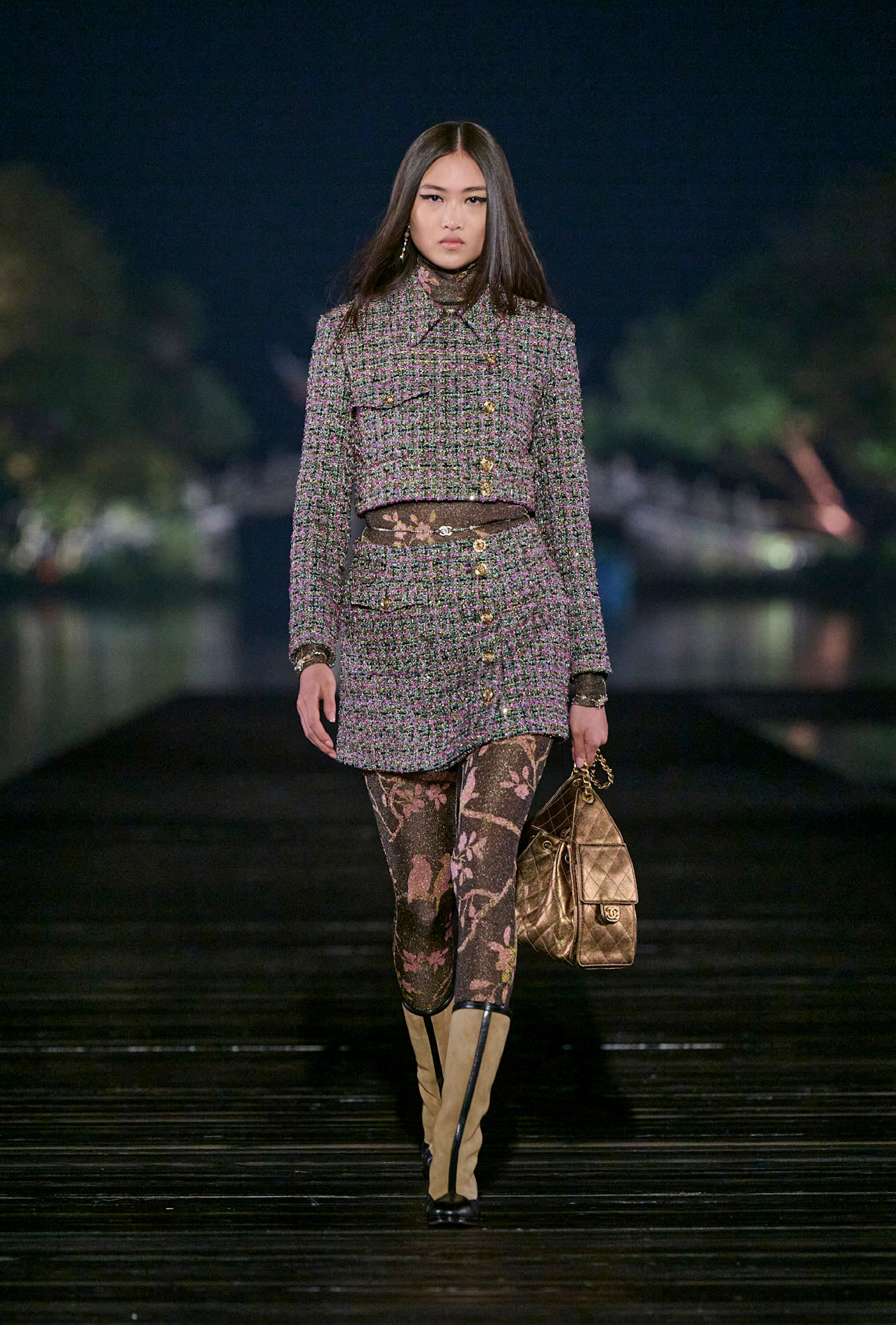Een look van Chanels Métiers d'Art-show in Hangzhou