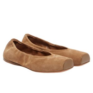 Suède ballerina's van Alaïa.