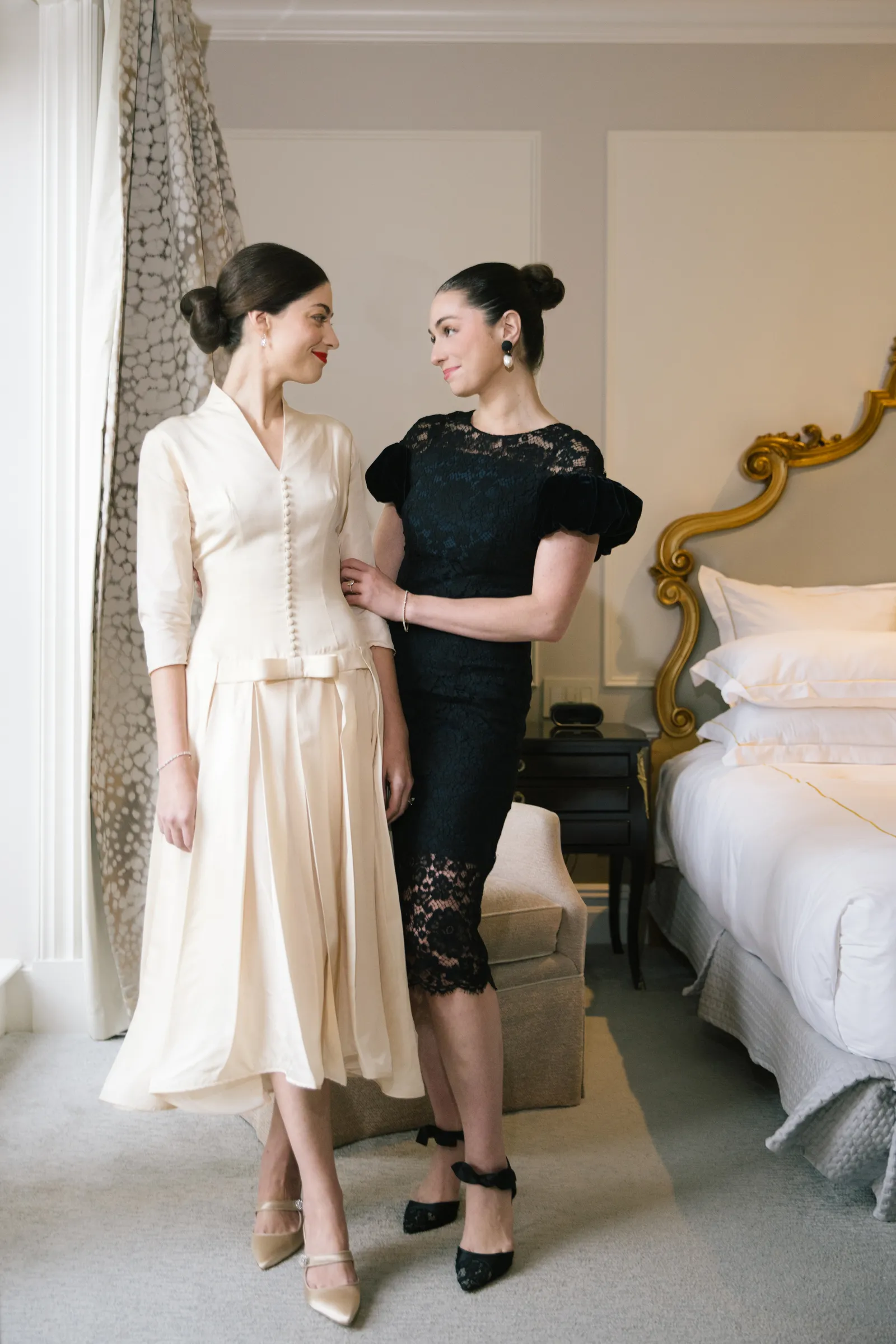 Lilah Ramzi in haar bruidsjurk