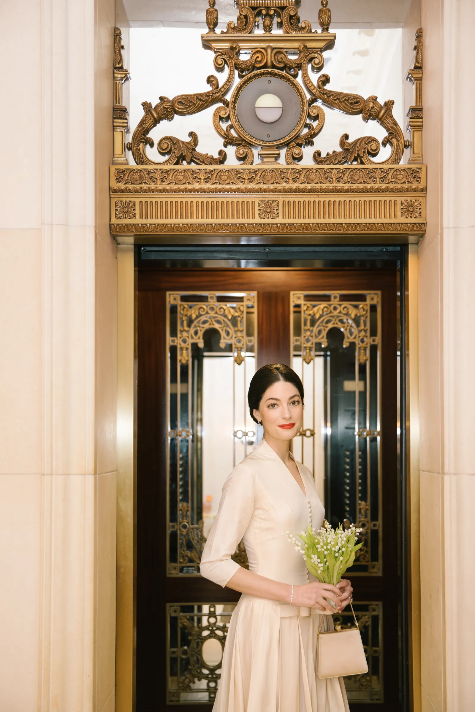 Lilah Ramzi in haar bruidsjurk