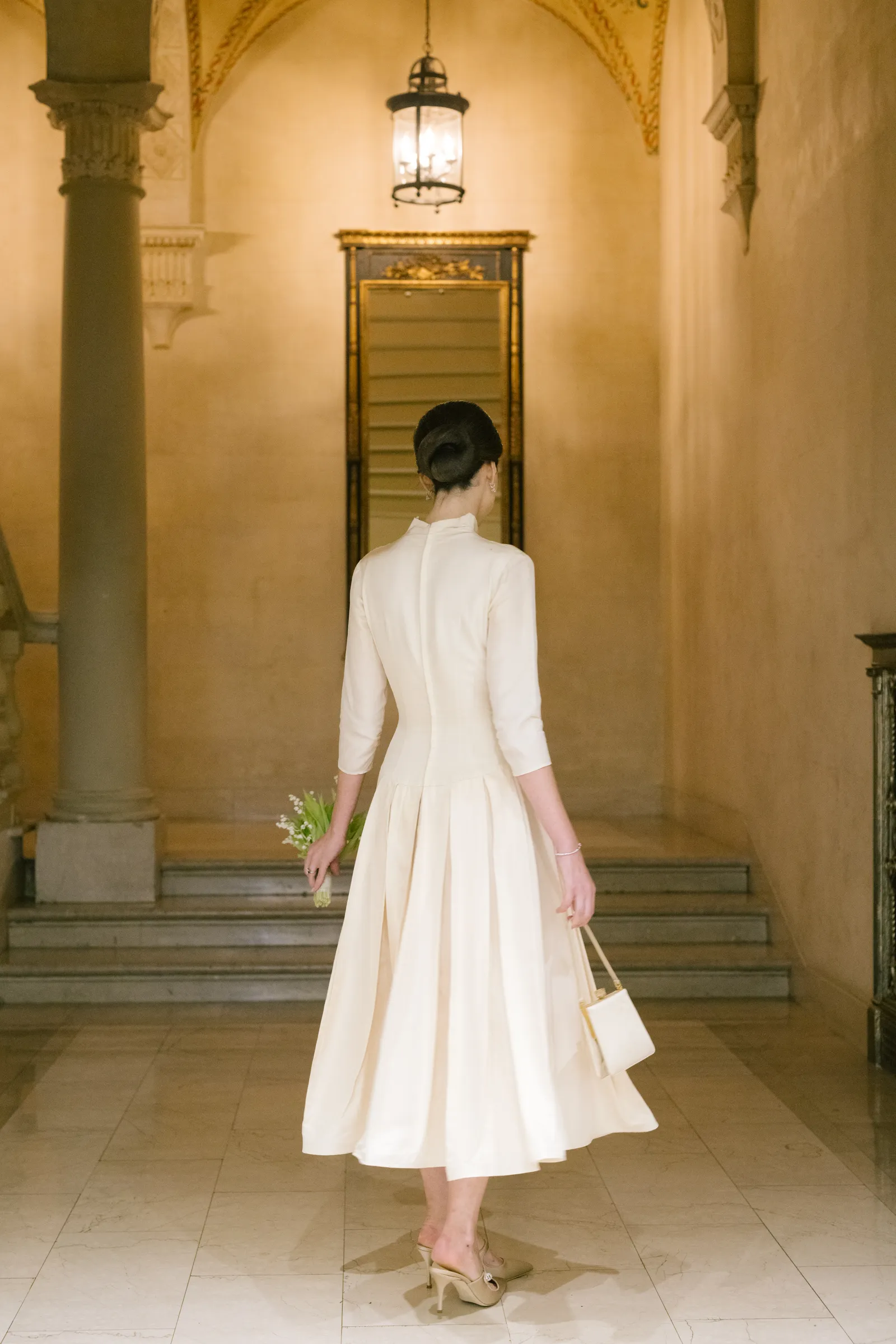 Lilah Ramzi in haar bruidsjurk