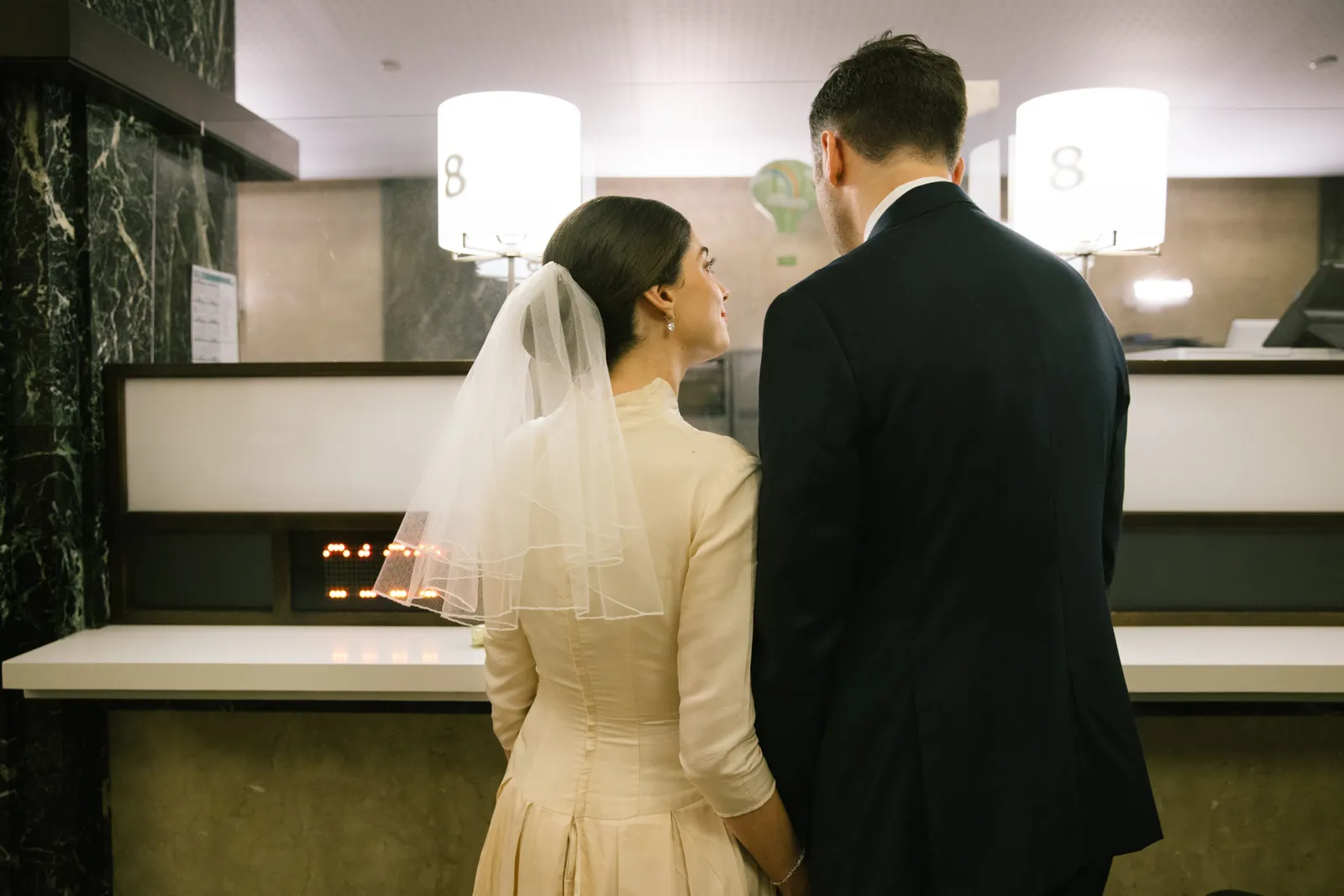 Lilah Ramzi tijdens haar bruiloft