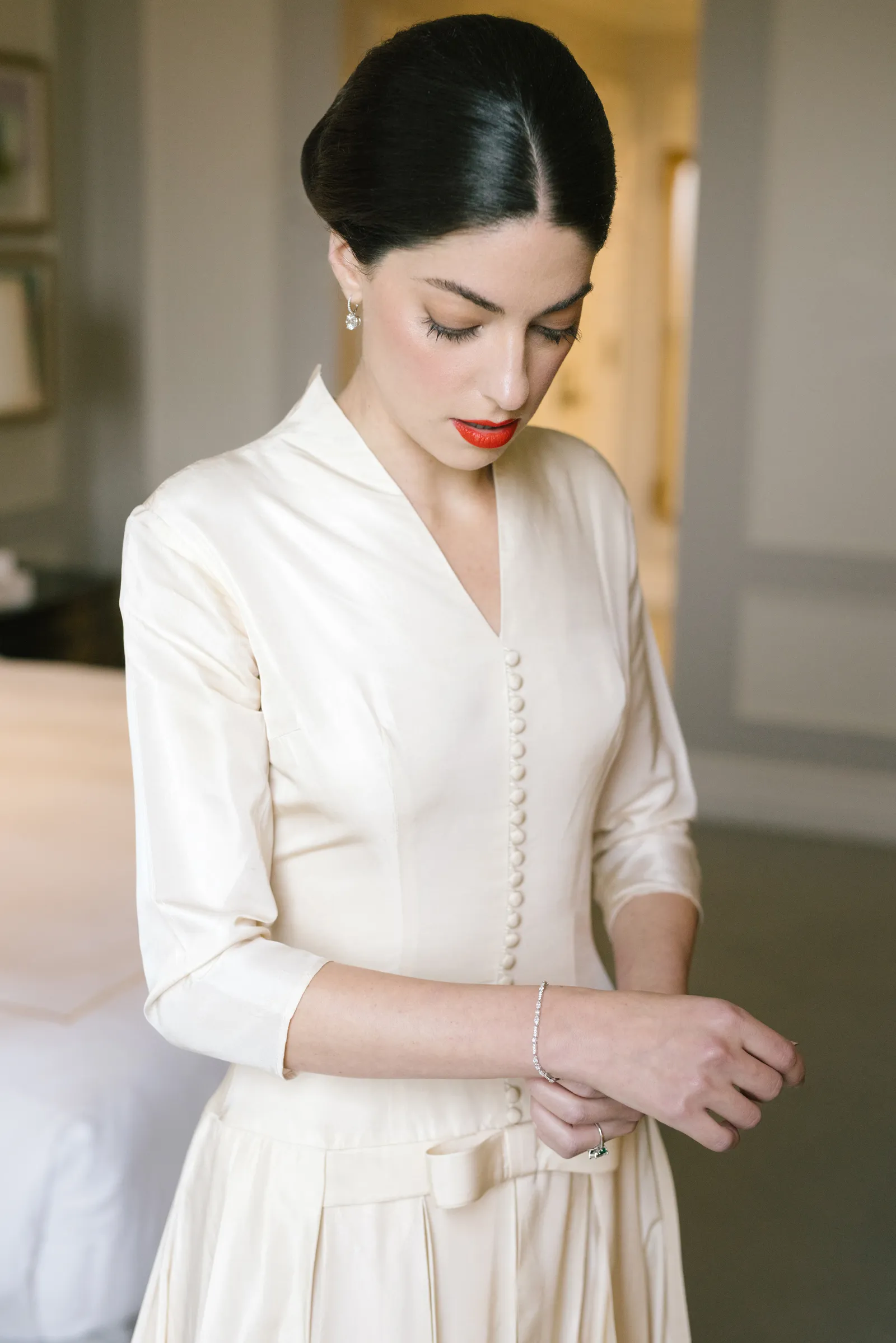 Lilah Ramzi in haar bruidsjurk