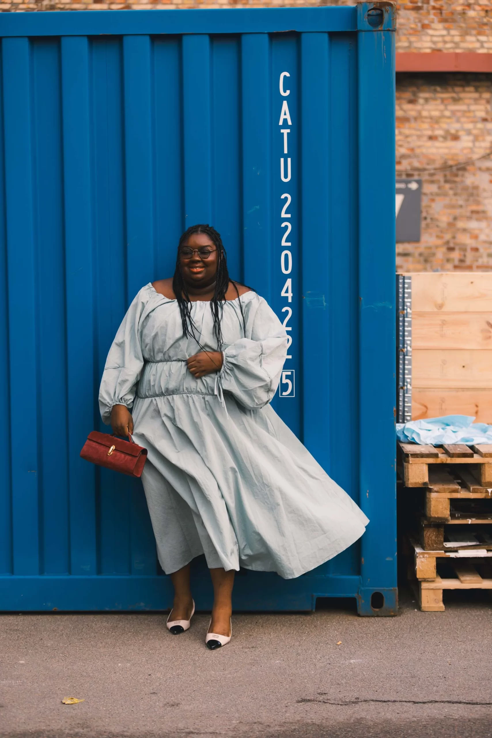 Een streetstyler tijdens de modeweek in Kopenhagen