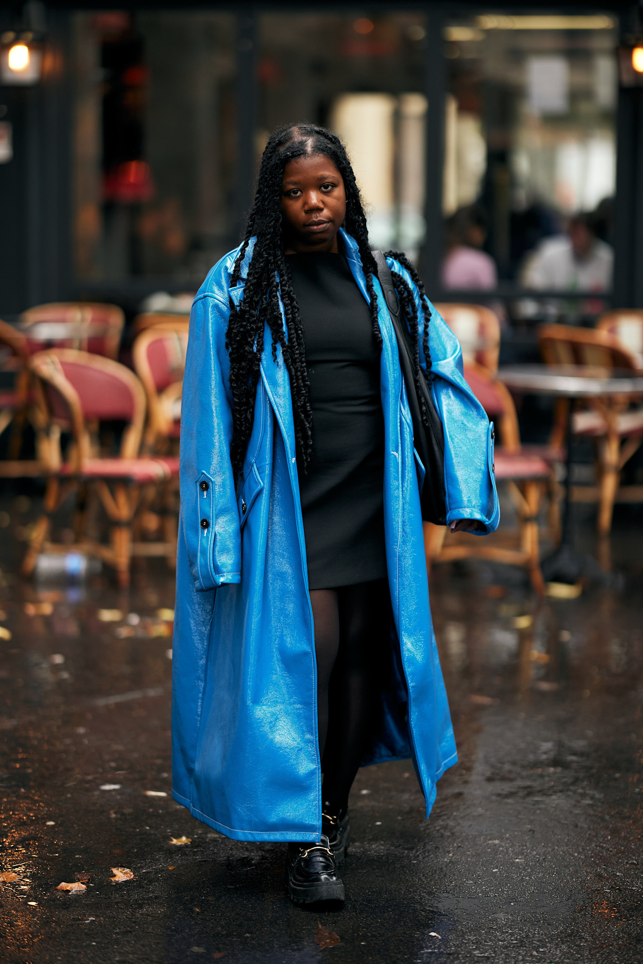 Een blauwe streetstylelook in het kader van Blue Monday