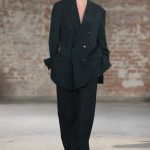 Lara Stone bij de show van Ami Paris