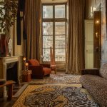 Een interieur met dierenprint