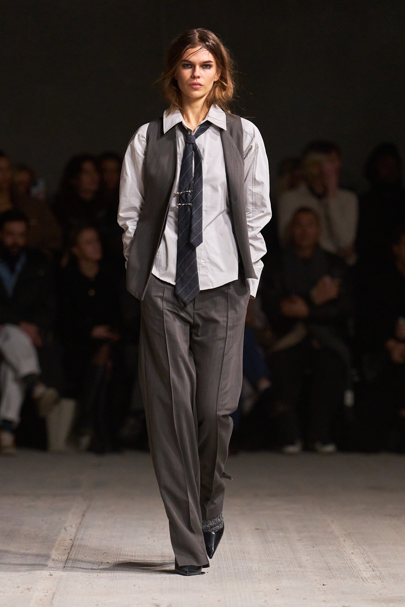 Een stropdas bij Won Hundred is een van de trends van Copenhagen Fashion Week herfst/winter 2025