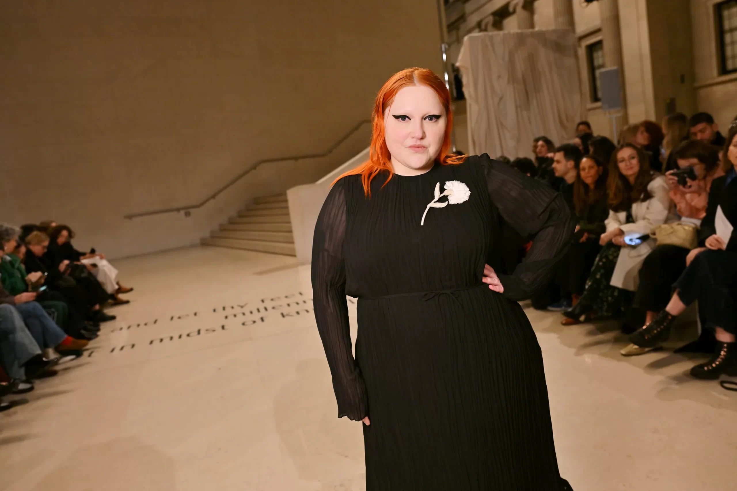 Beth Ditto bij Erdem tijdens London Fashion Week herfst/winter 2025