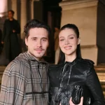 Brooklyn en Nicola Peltz Beckham bij Burberry tijdens London Fashion Week herfst/winter 2025