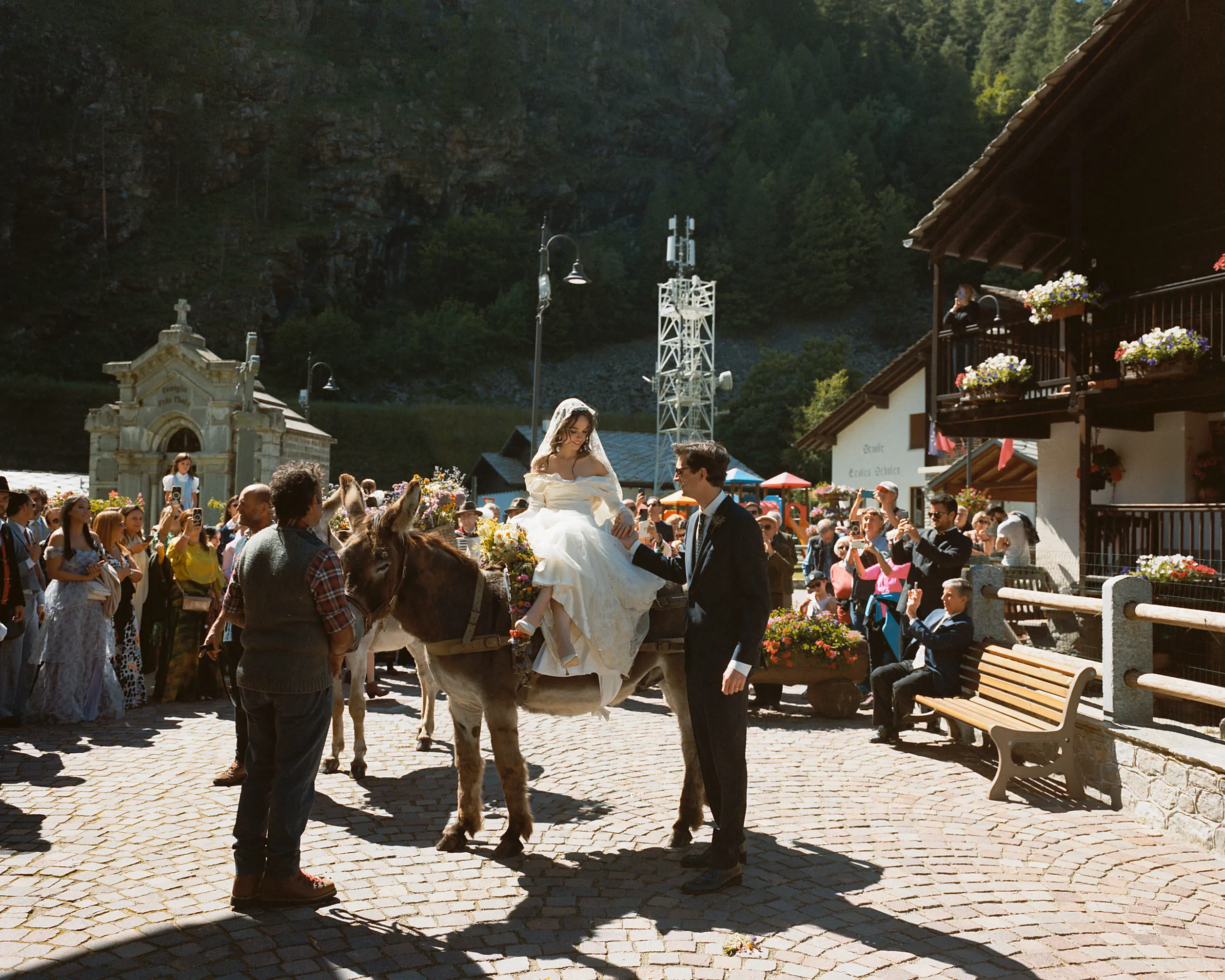 De bruiloft van Alessandra Medina Garretti en Andrea Garretti in de Italiaanse Alpen