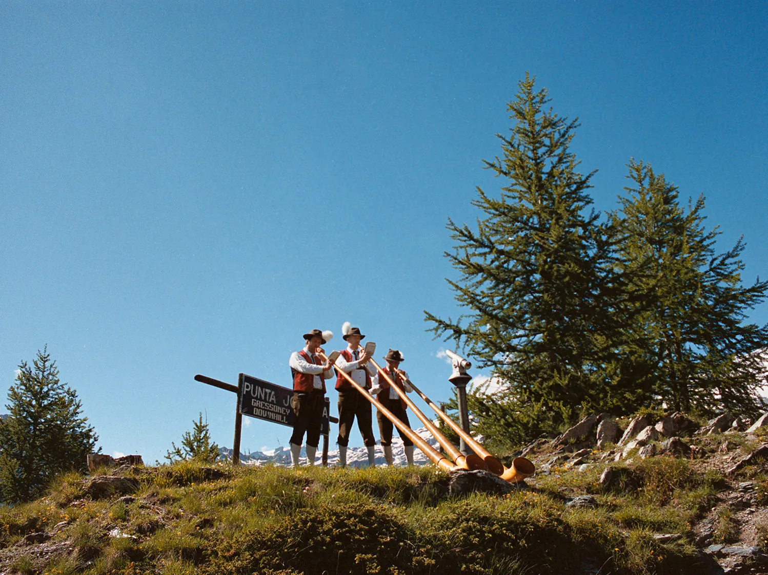 De bruiloft van Alessandra Medina Garretti en Andrea Garretti in de Italiaanse Alpen