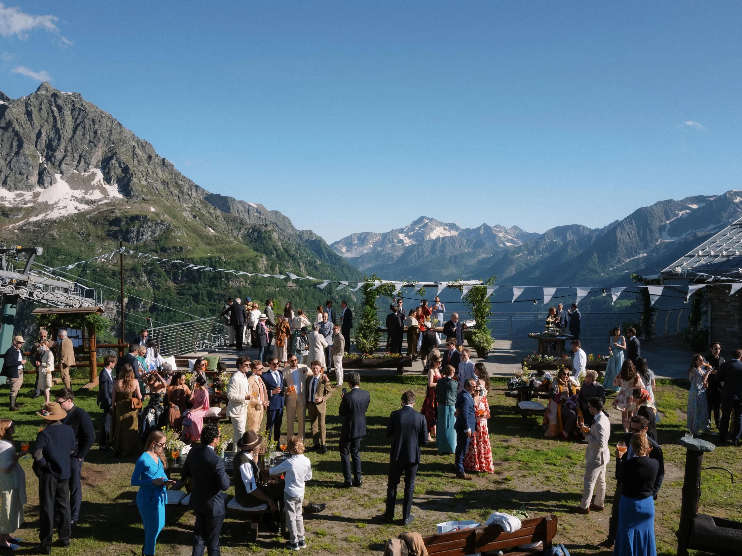 De bruiloft van Alessandra Medina Garretti en Andrea Garretti in de Italiaanse Alpen