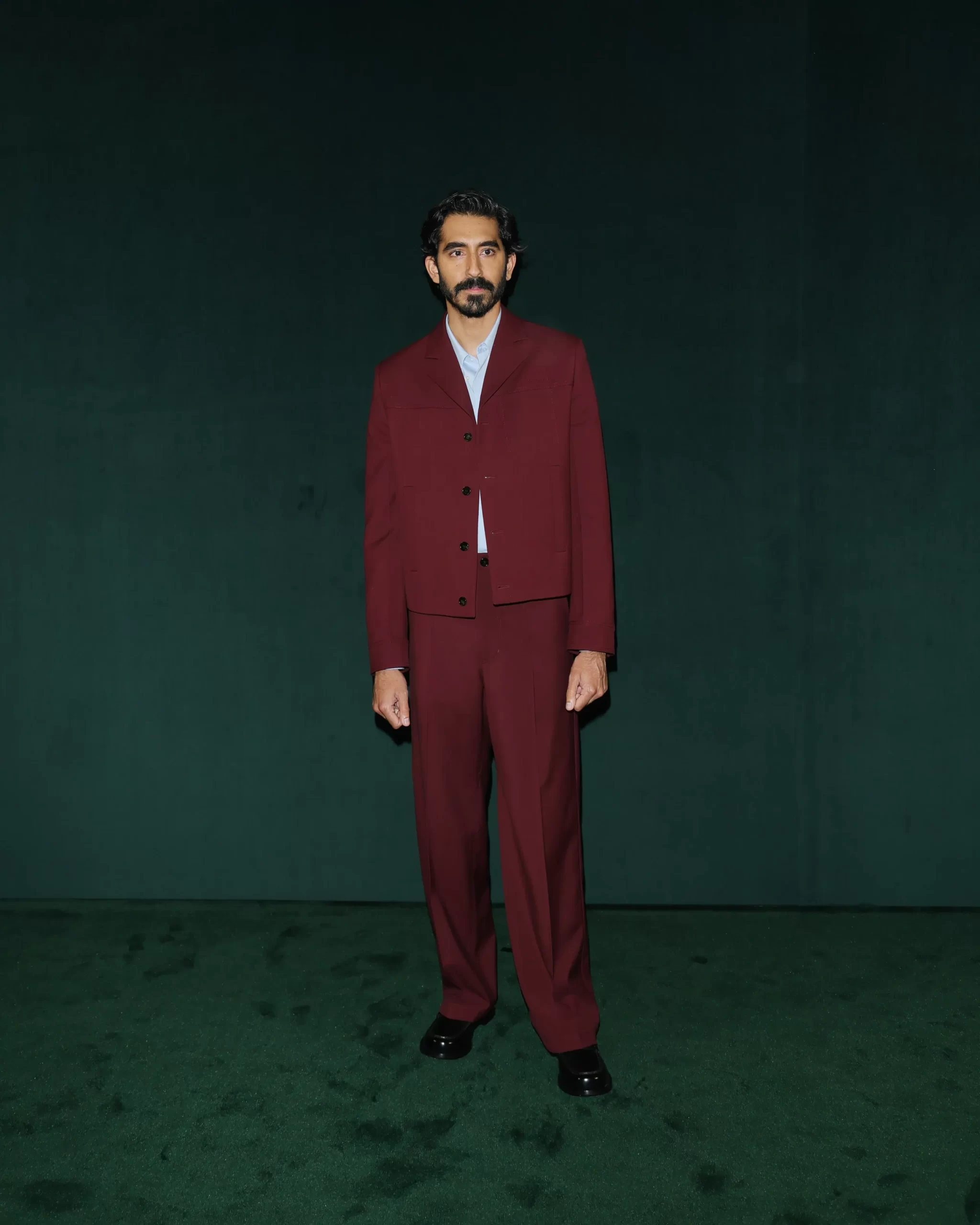 Dev Patel bij Gucci tijdens Milan Fashion Week herfst/winter 2025