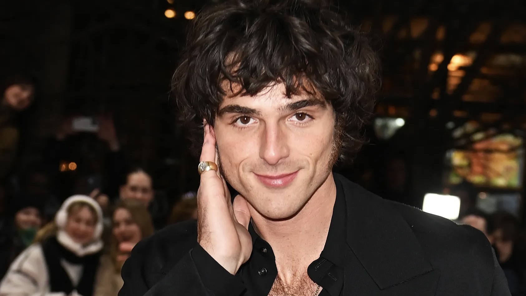 Jacob Elordi Kiest Voor Nieuwe Look Met Bakkebaarden Jacob Elordi Film Festival