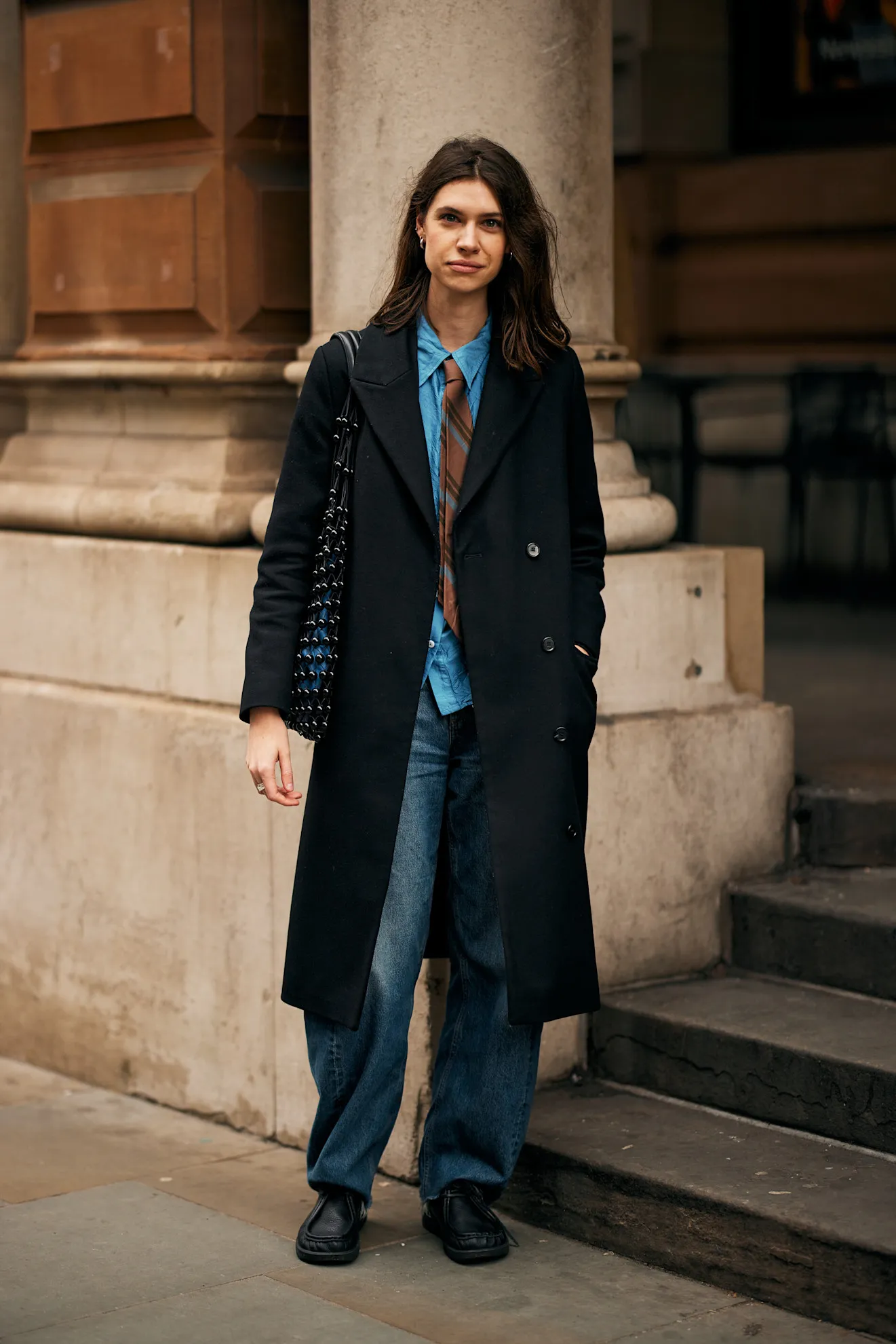 De stropdas is een van de streetstyle-trends van London Fashion Week herfst/winter 2025