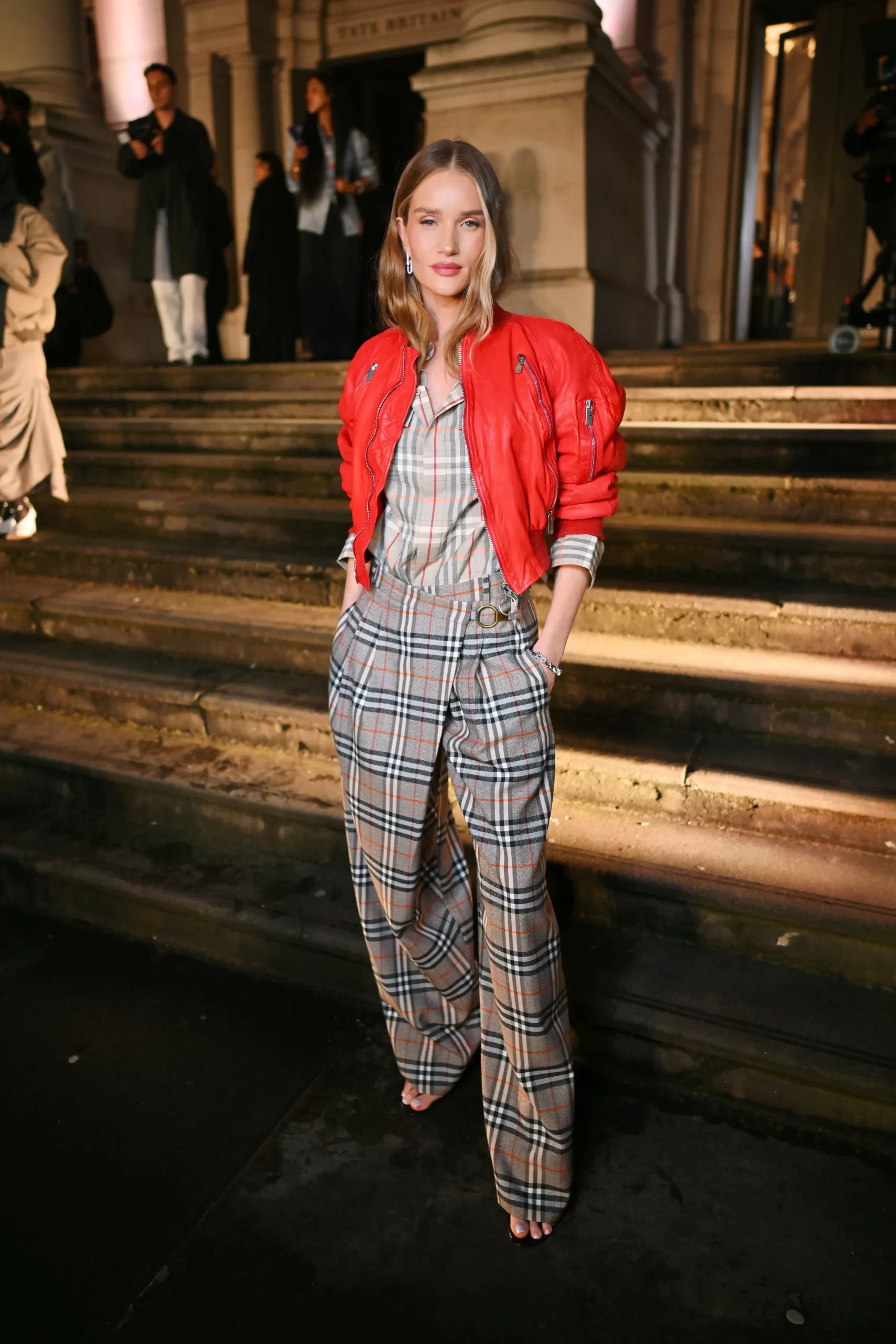 Rosie Huntington-Whiteley bij Burberry