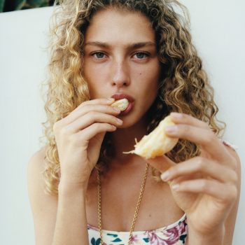 deze-kleine-oranje-bes-zit-bomvol-vitamine-c-en-het-is-geen-sinaasappel-378467