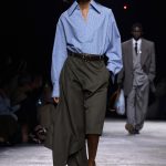 Skousers op de catwalk bij Bottega Veneta lente/zomer 2025