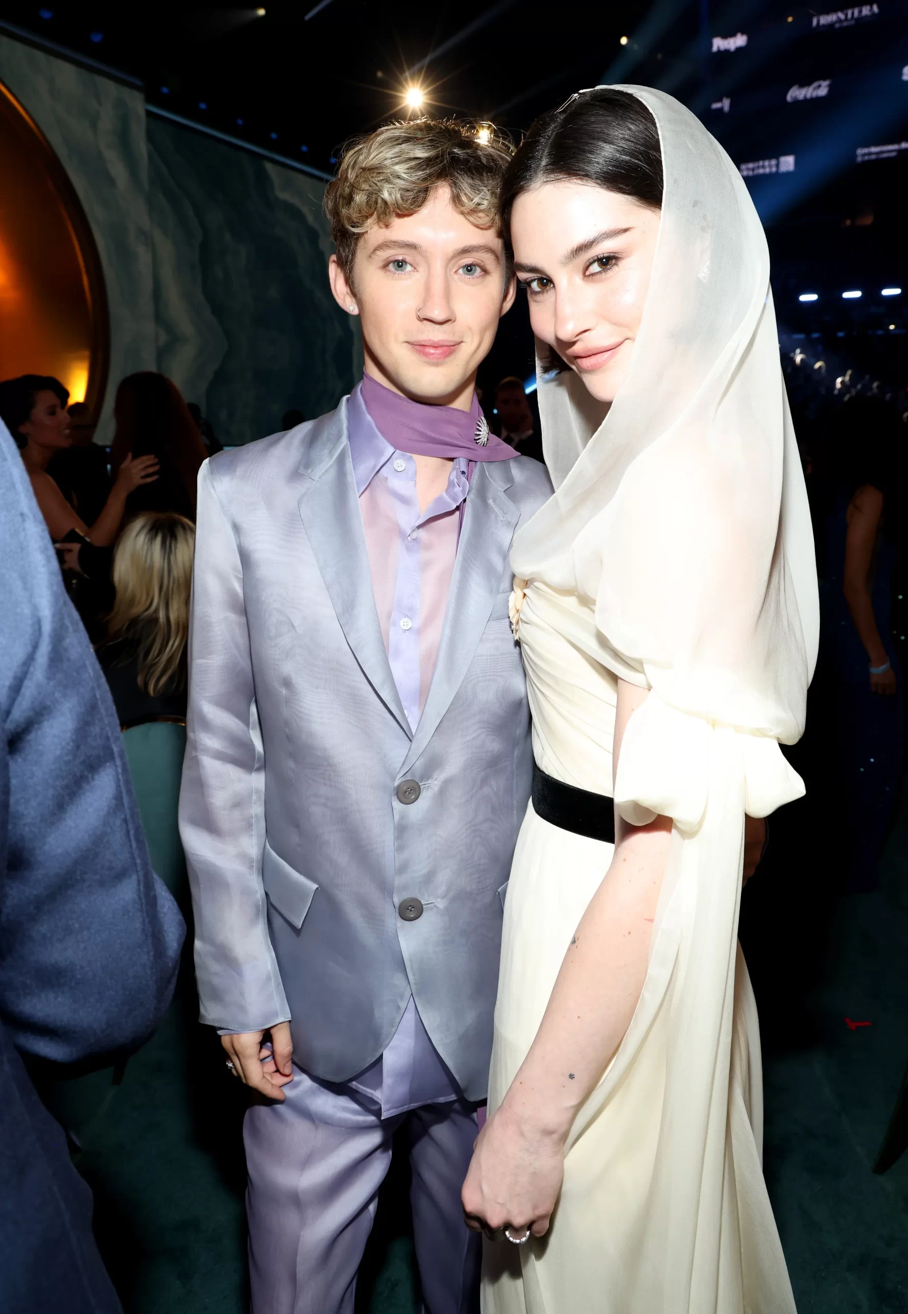 Troye Sivan en Gracie Abrams bij Grammys 2025