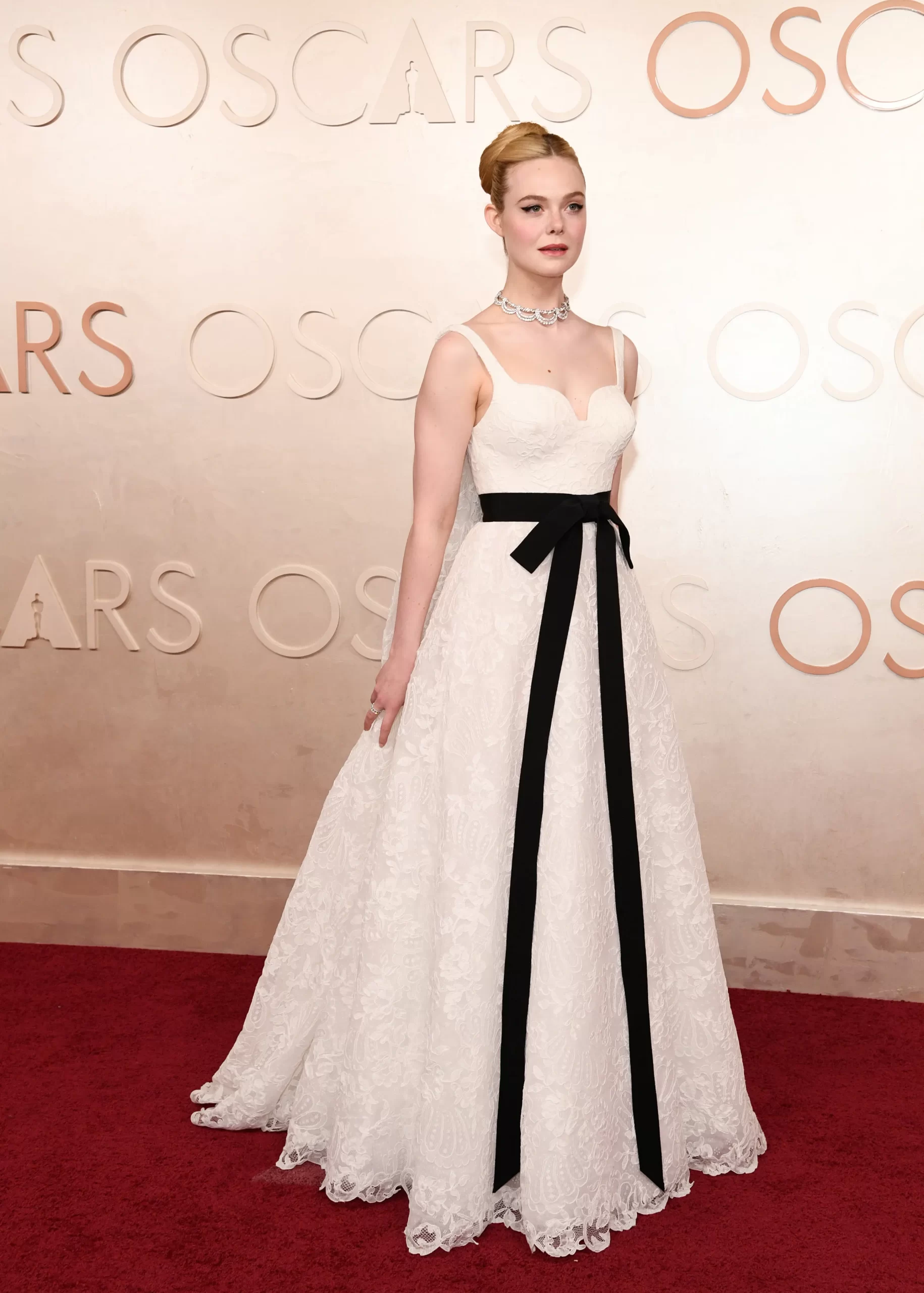 Elle Fanning droeg een van de op bruidsjurken die we zagen tijdens de Oscars 2025