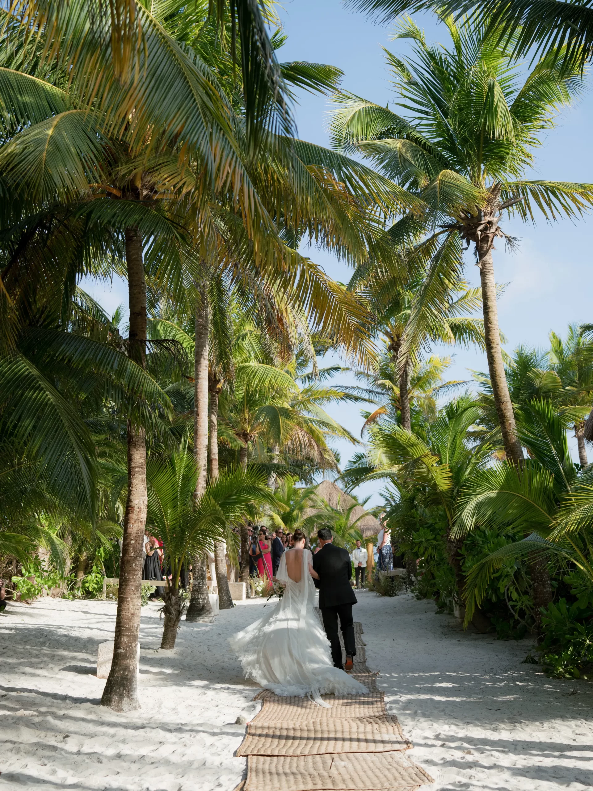 De bruiloft van Justin Theroux en Nicole Brydon Bloom in Mexico