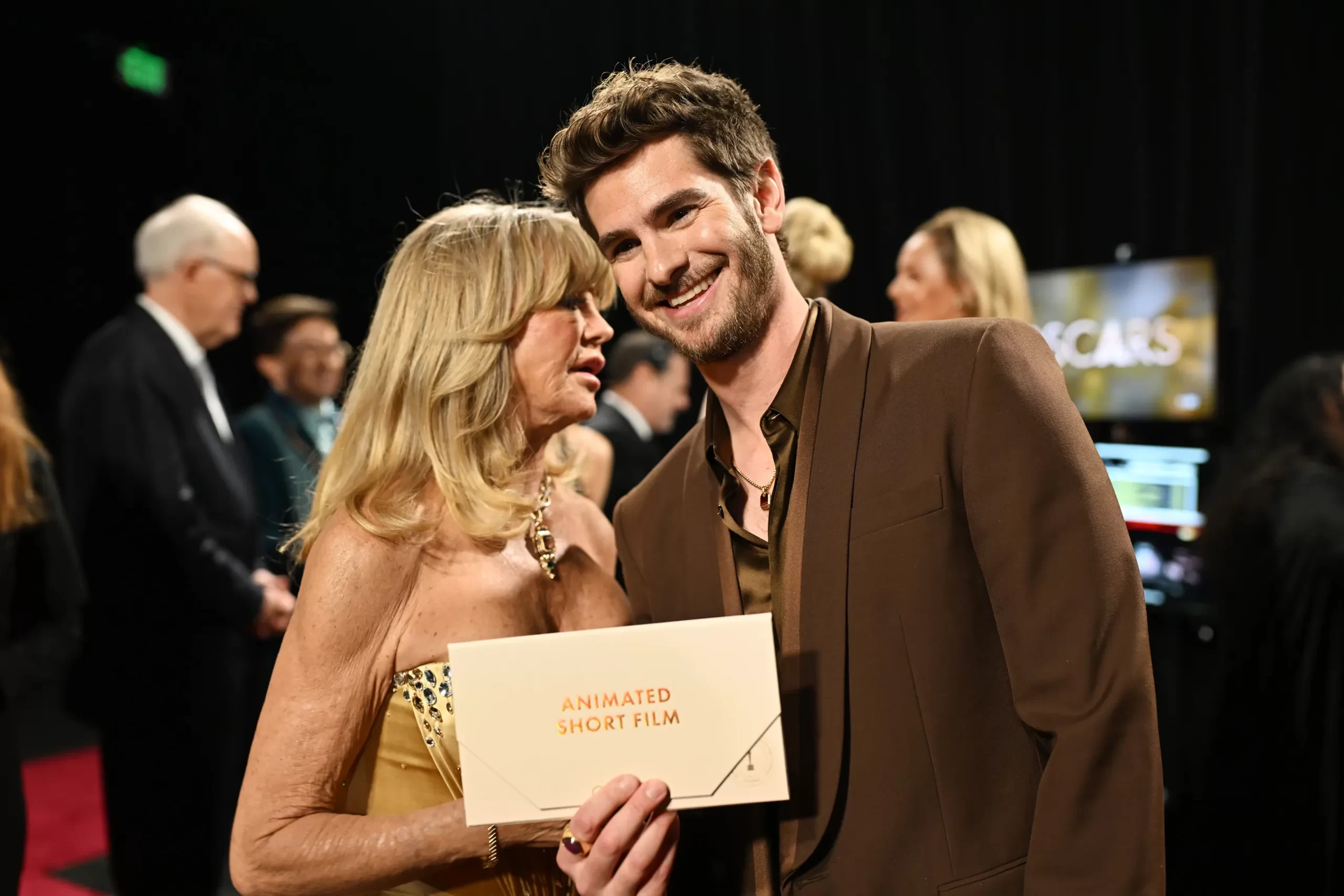 Goldie Hawn en Andrew Garfield bij de Oscars 2025