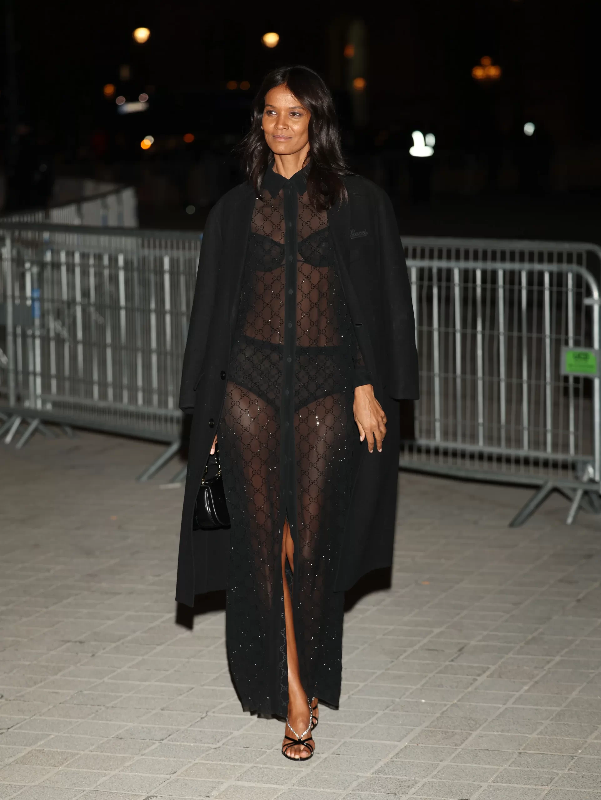 Liya Kebede bij het Le Grand Dîner du Louvre