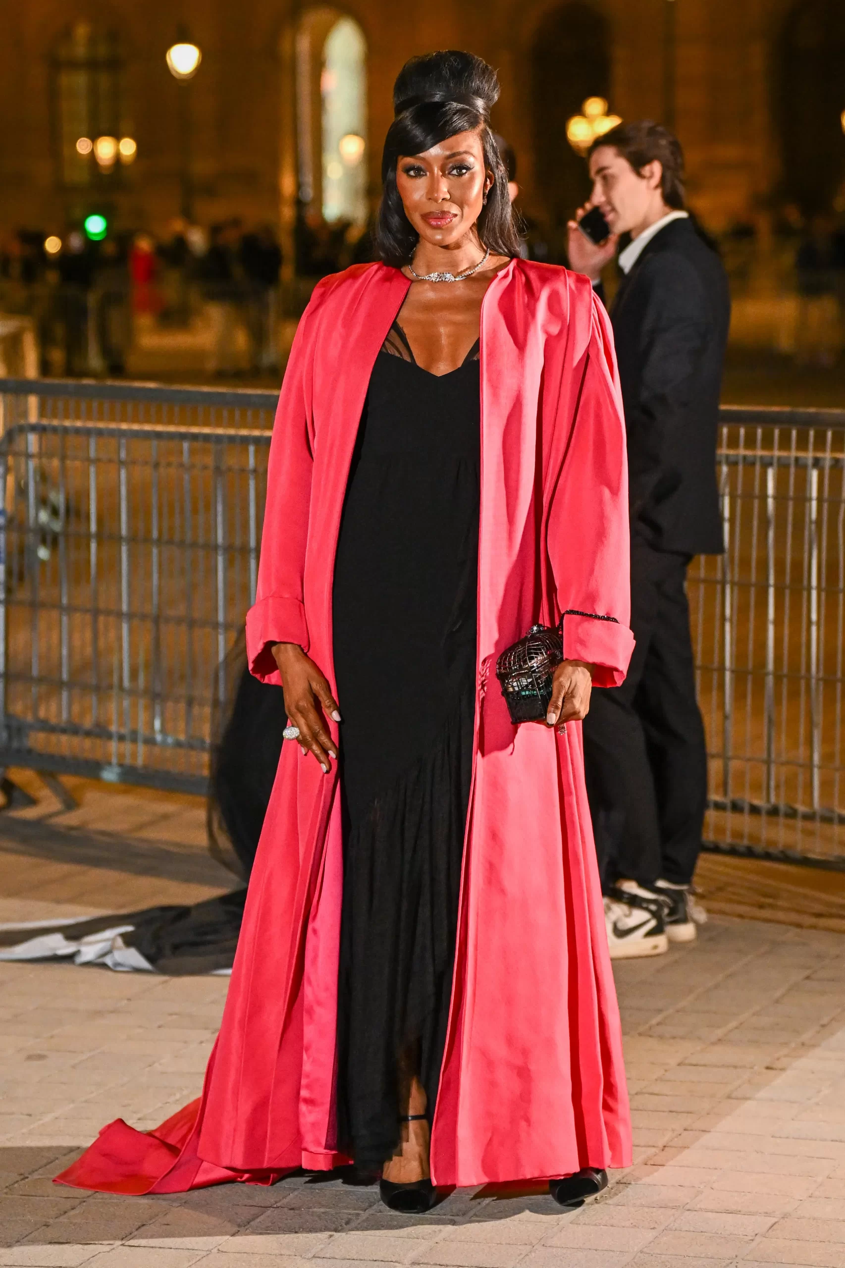 Naomi Campbell bij het diner in het Louvre in Parijs