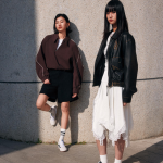 Streetstyle fotografie met zwart-witte sneakers