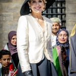 Koningin Máxima draagt outfit die lijkt op de New Look van Dior uit 1947.