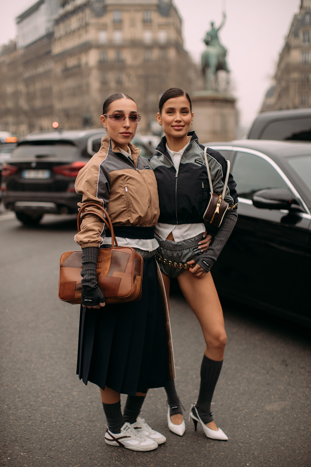 Tassentrend Parijs streetstyle