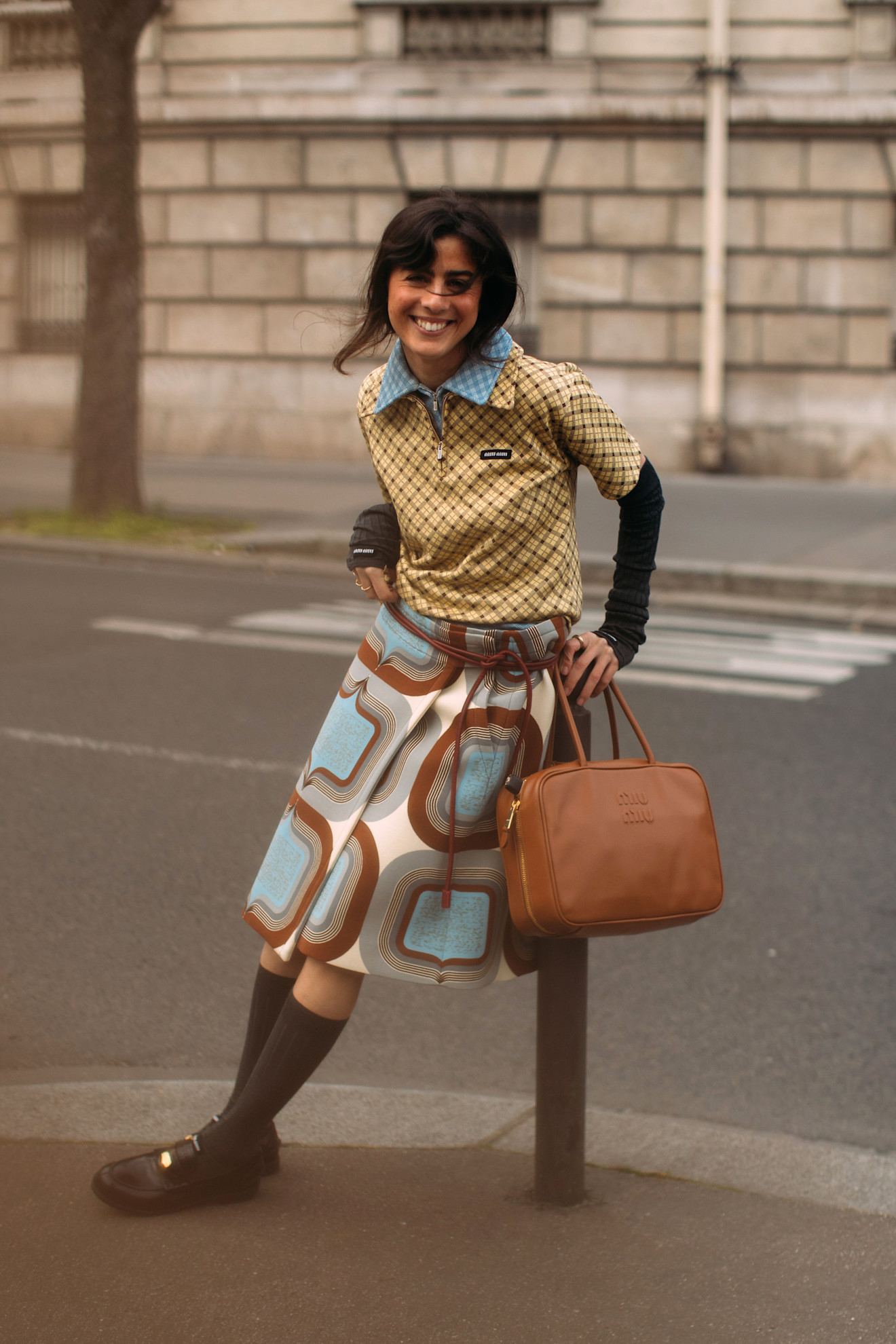 Tassentrend Parijs streetstyle