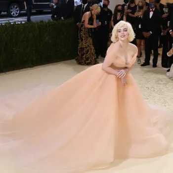 dit-zijn-de-beste-met-gala-looks-van-billie-eilish-344576
