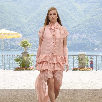 chanel-komt-met-het-muiltje-voor-de-zomer-deze-exemplaren-zijn-net-zo-geweldig-344680