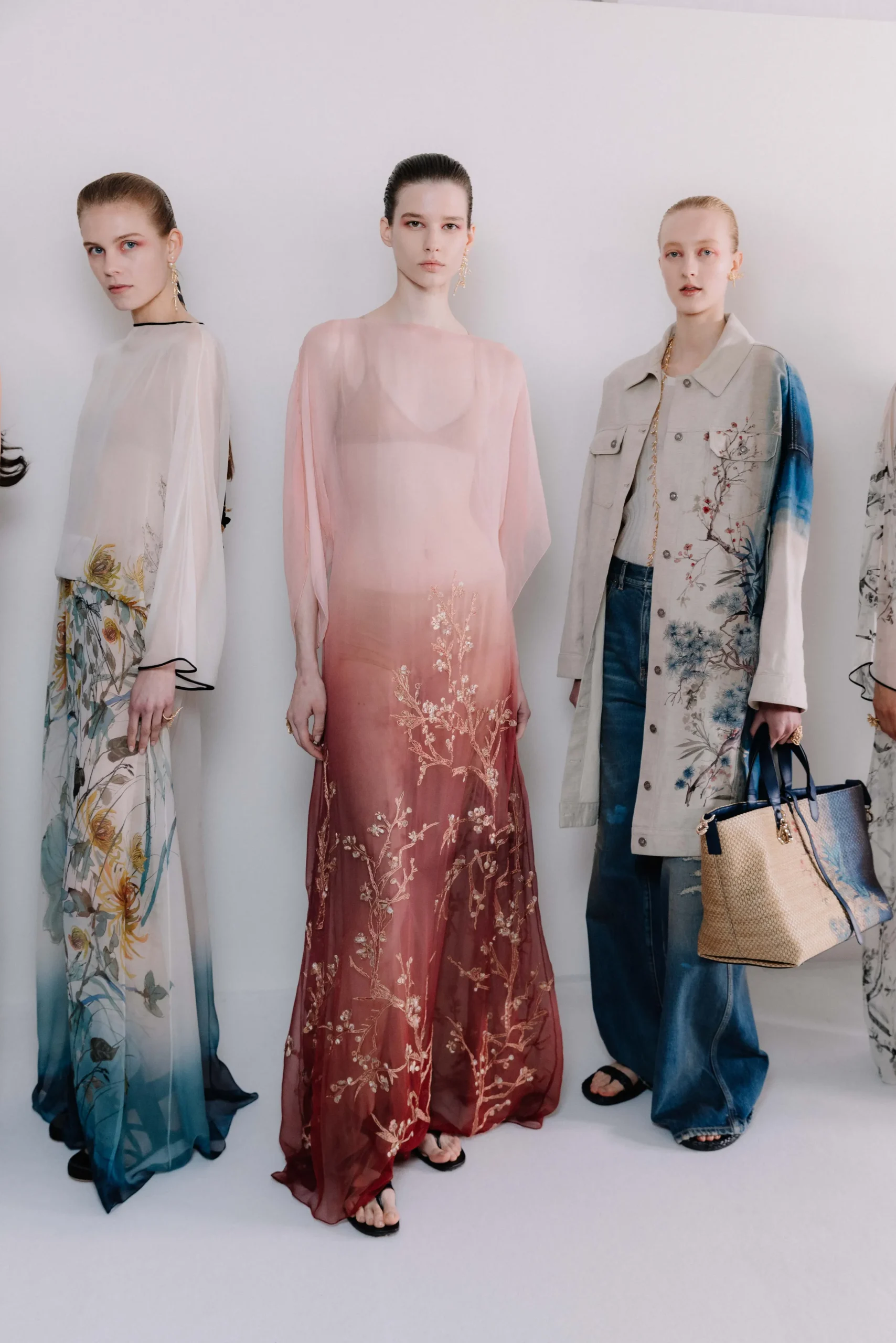 Backstage bij Dior pre-fall 2025 show in Kyoto