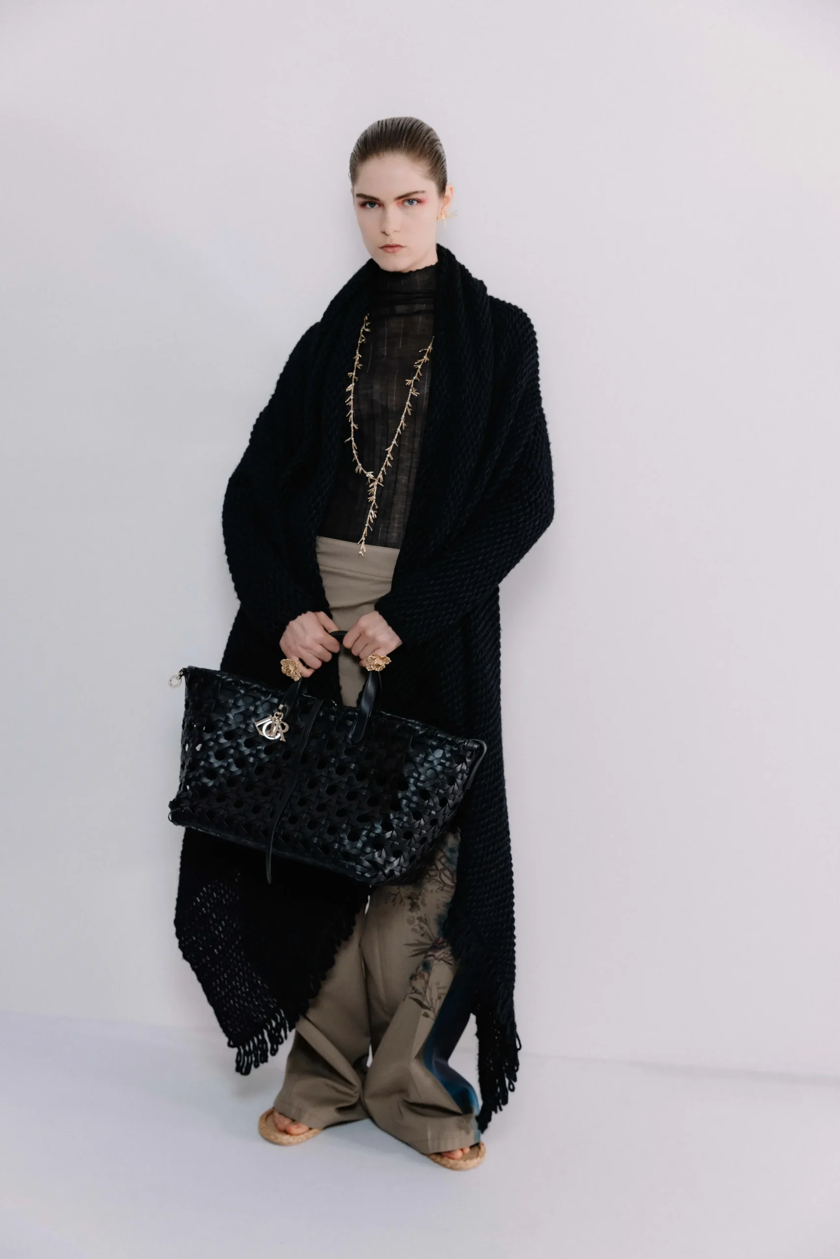 Backstage bij Dior pre-fall 2025 show in Kyoto