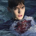 Ilja Vermeulen in het water in Vogue's maart 2025-nummer