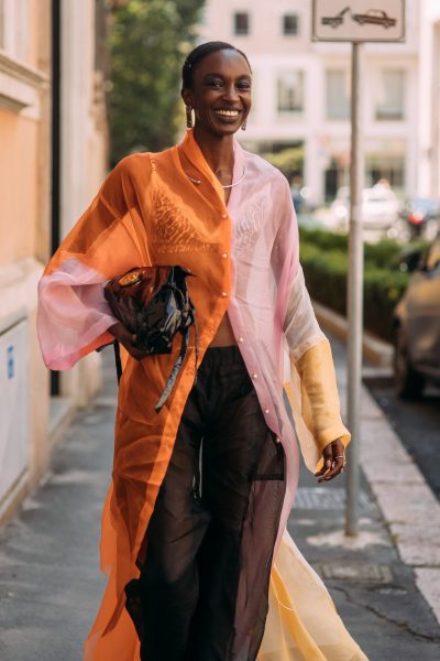 outfitstress-voor-koningsdag-laat-je-inspireren-door-deze-oranje-streetstyle-looks-391257